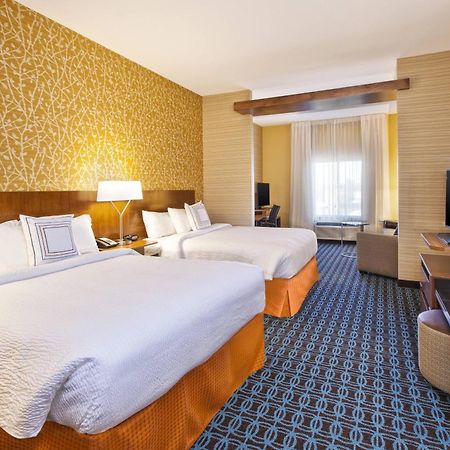 Fairfield Inn & Suites By Marriott Платтсбург Экстерьер фото
